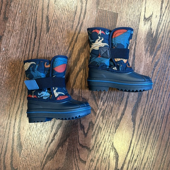 Excellent Condition Children’s Place Toddler Boy Blue Dino Snow Boots size 6 - Picture 3 of 5